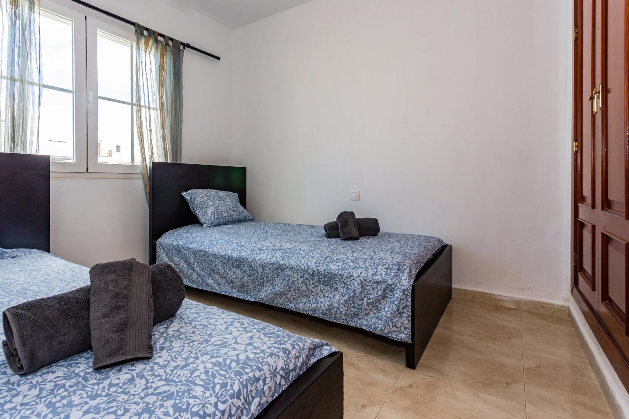 Bright 5 Minutes Walking From The Beach Tías